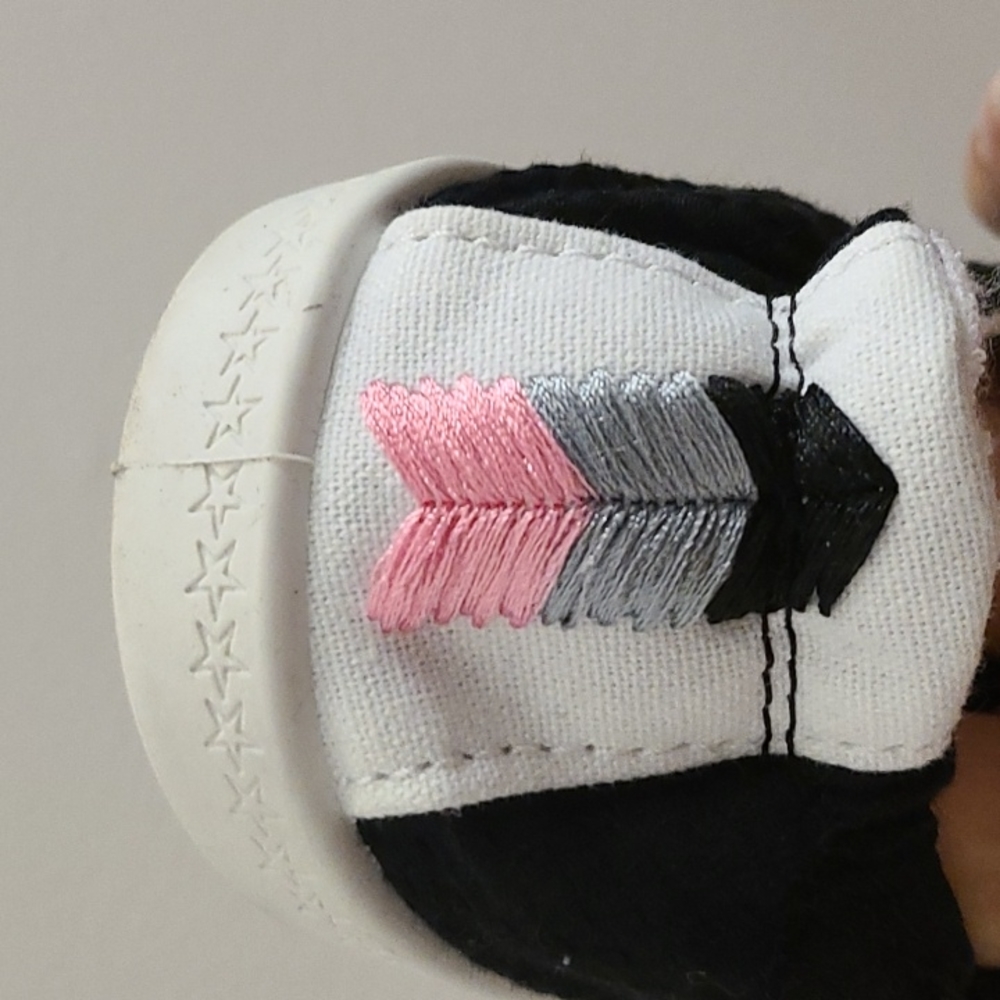 2 PAIRS BUNDLE WONDER NATION SIZE 6 BIG GIRL'S YOUTH GREY/ WHITE & BLK / WHITE